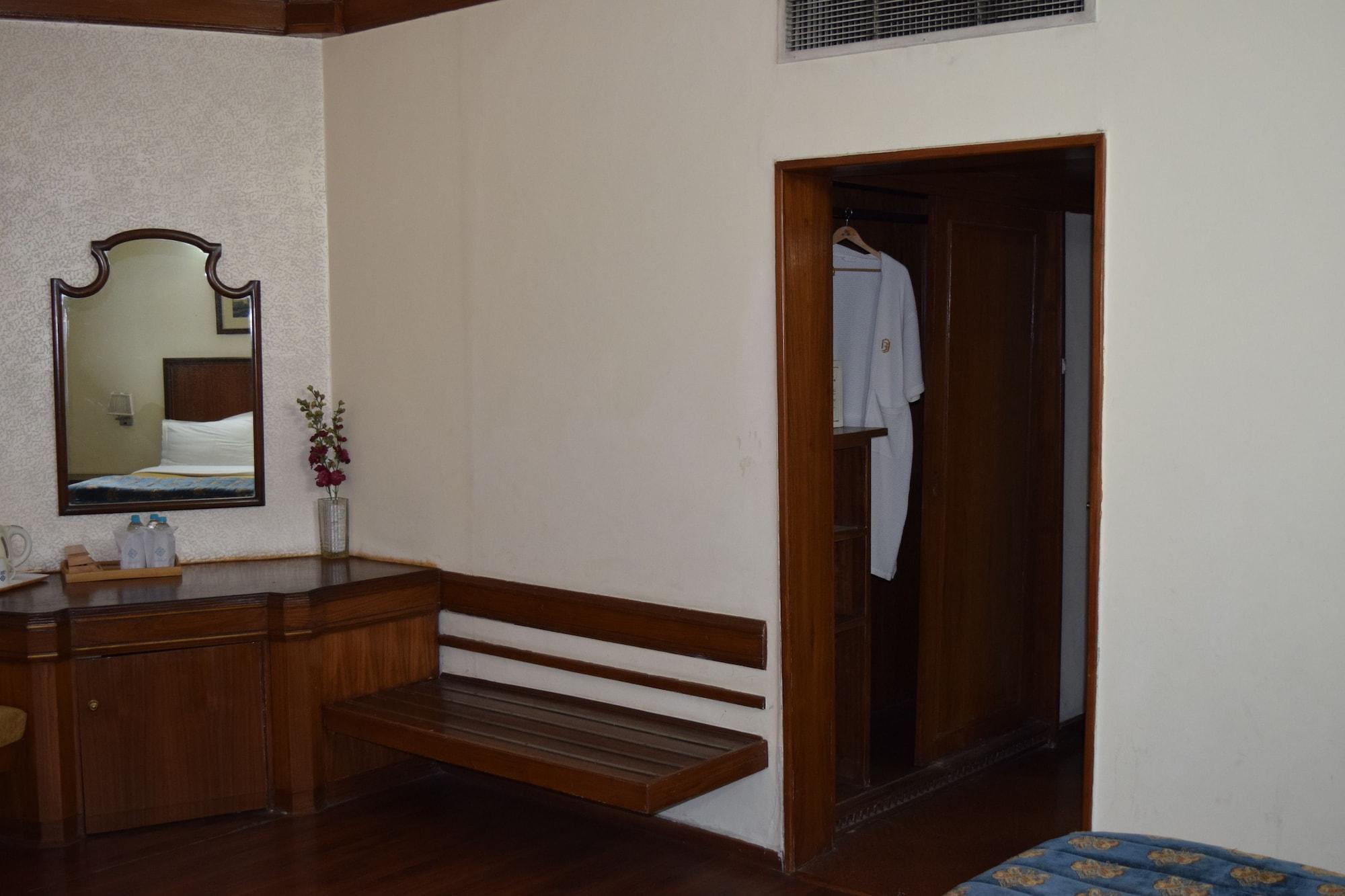 Hotel Samrat, นิวเดลี ภายนอก รูปภาพ